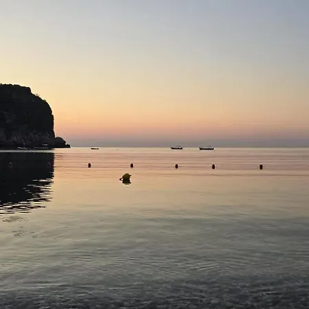 Donna Lia * Giardini Naxos